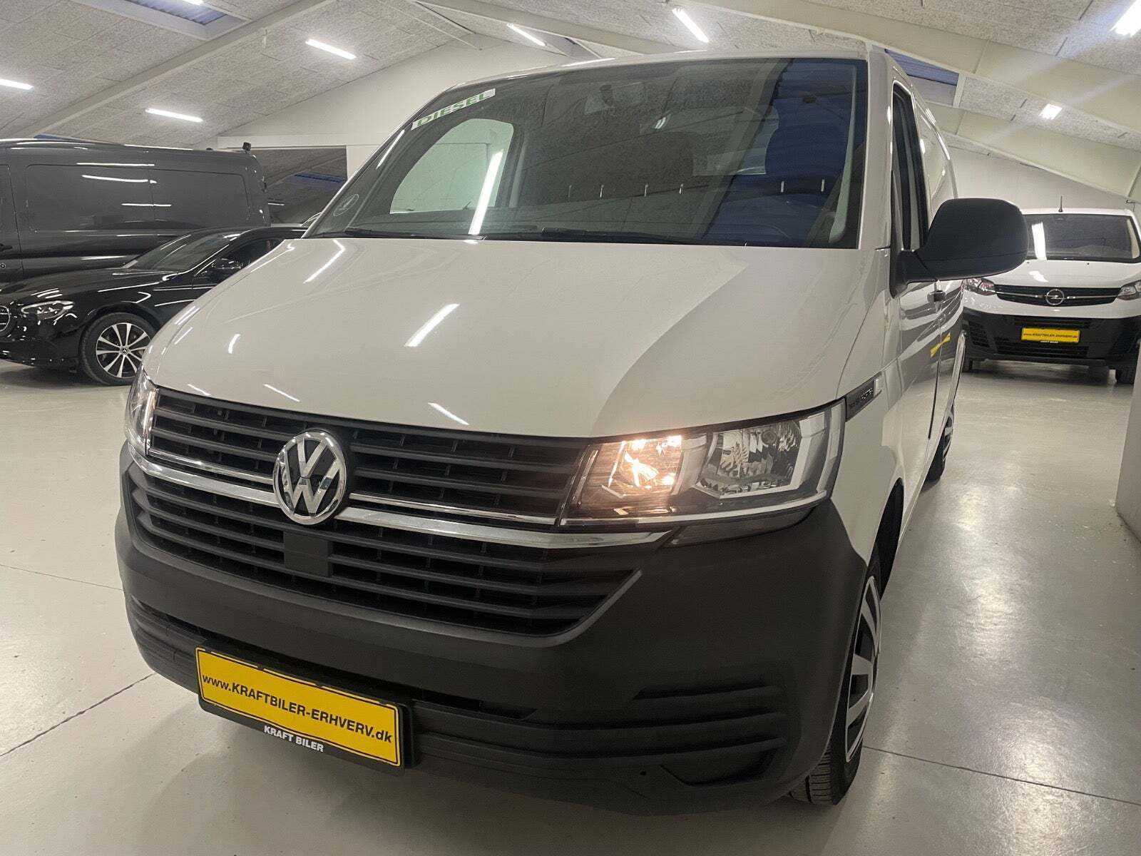 VW Transporter 2,0 TDi 110 Kassevogn lang