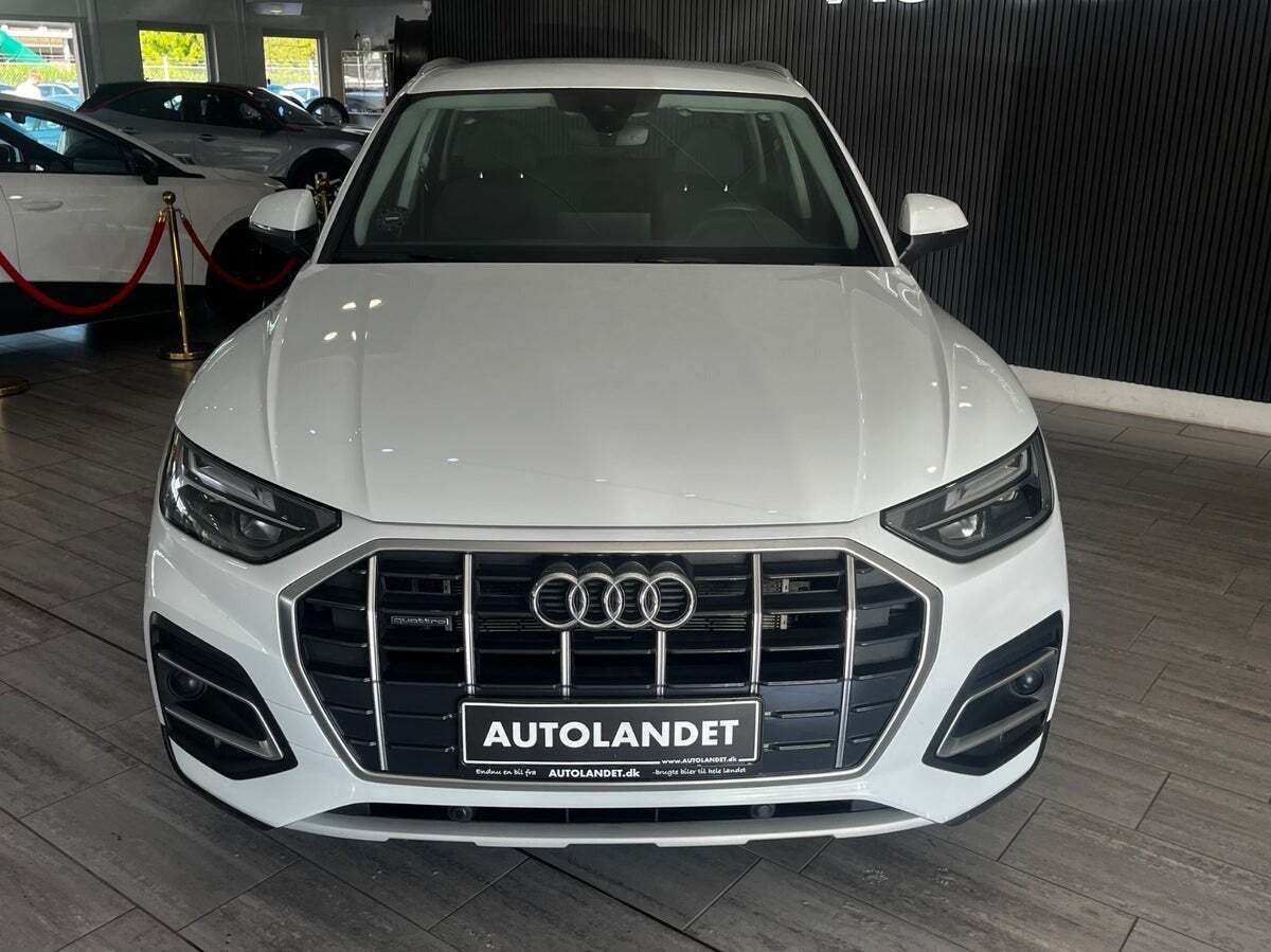 Hvid Audi Q5 fra 2021