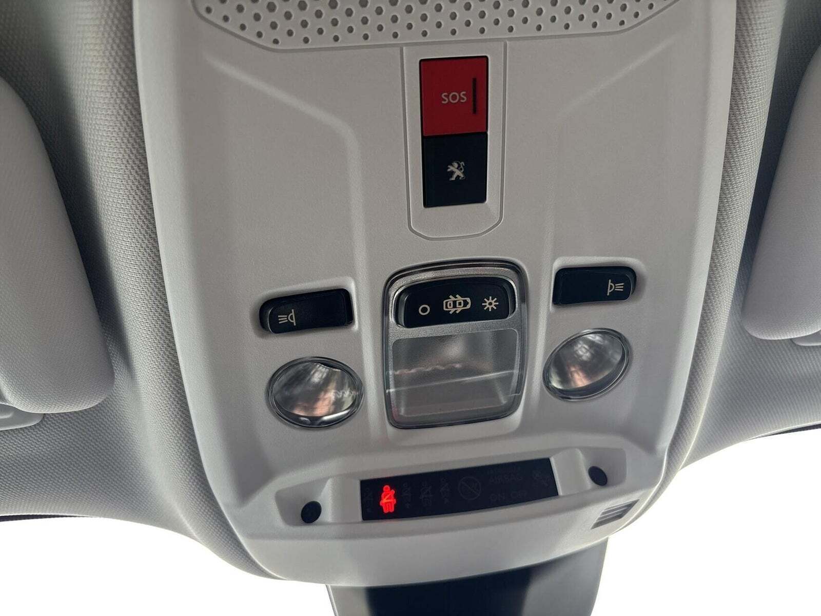 Orange Peugeot e-2008 fra 2022