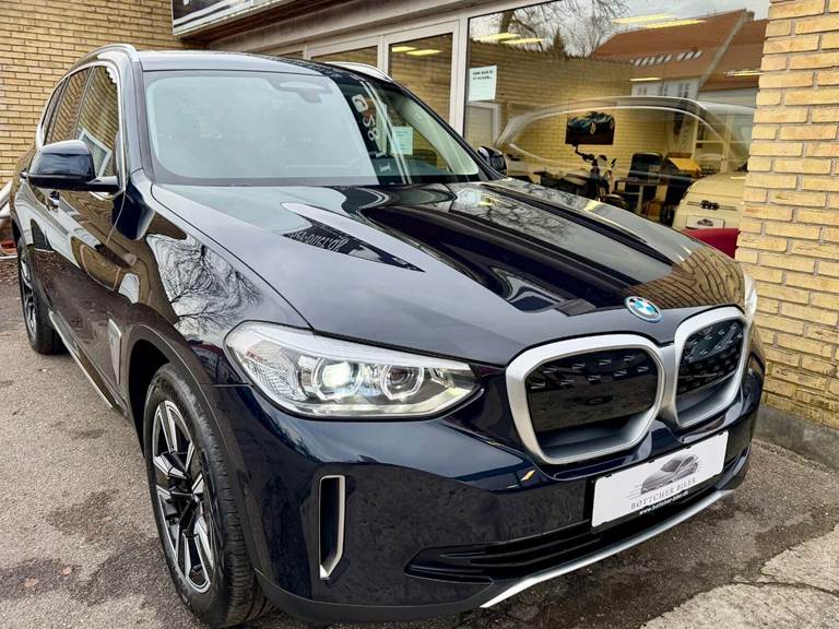 BMW iX3 Charged