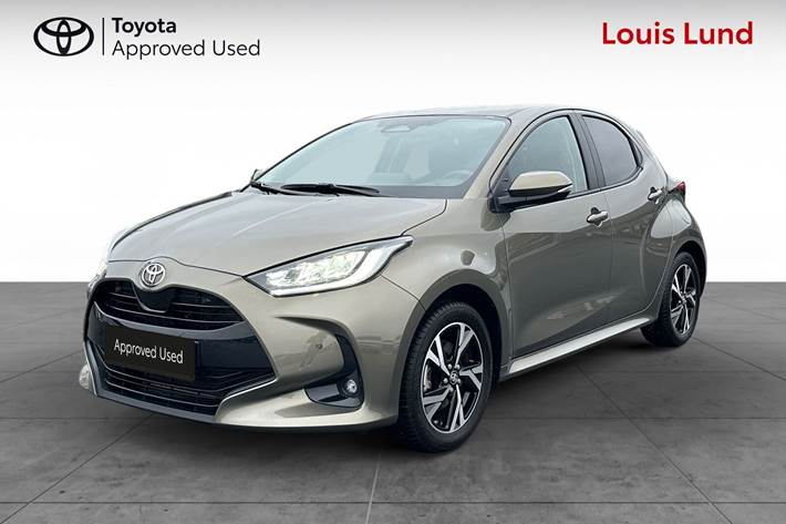 Bronze Toyota Yaris fra 2024 set udefra