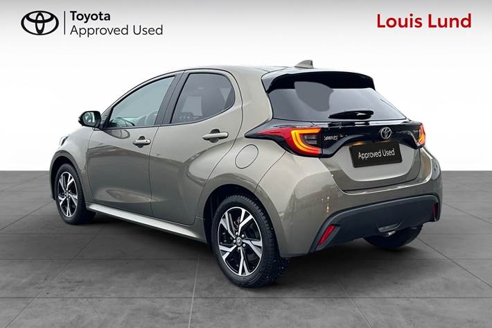 Bronze Toyota Yaris fra 2024