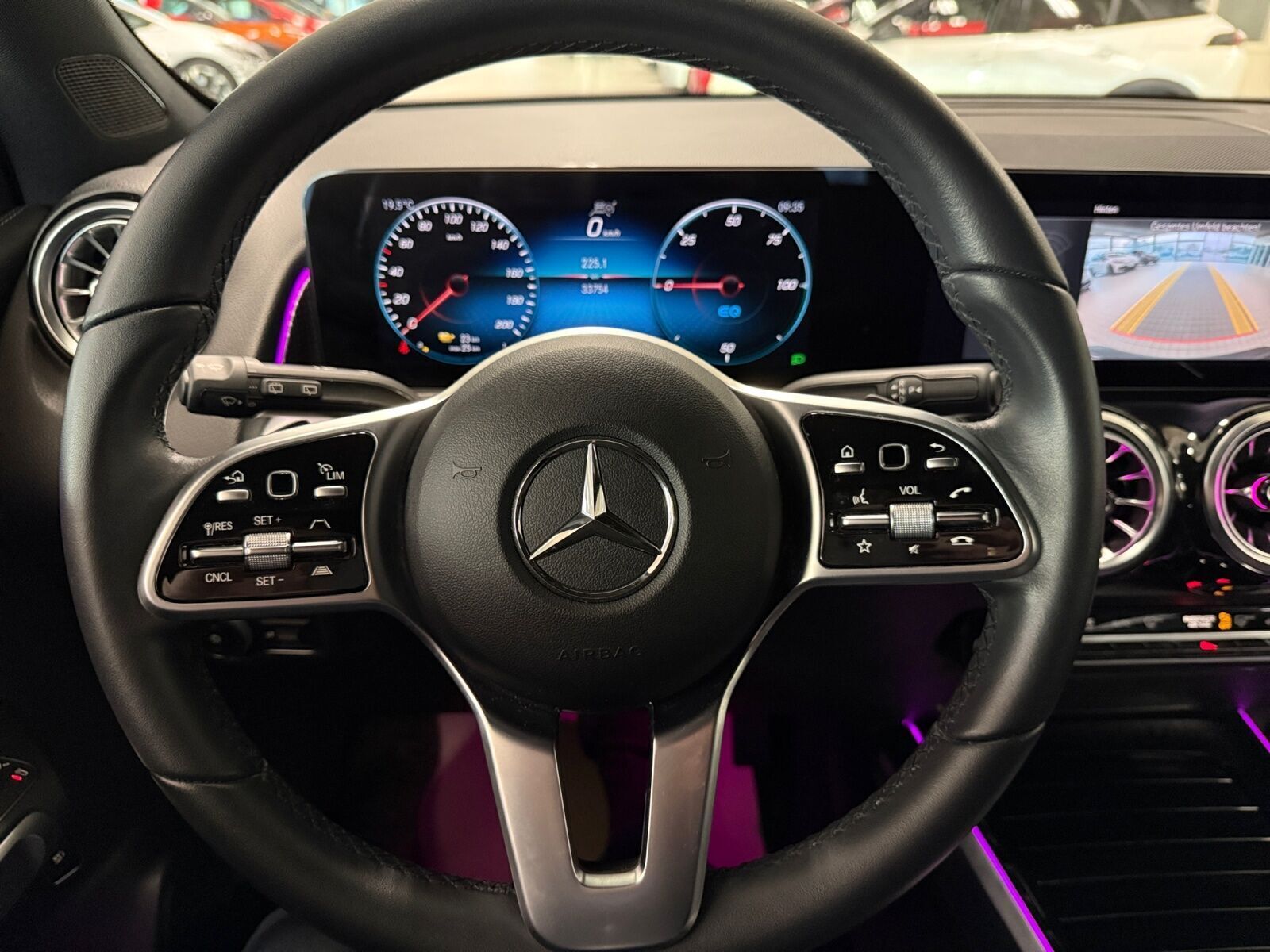 Sort Mercedes EQB250 fra 2023