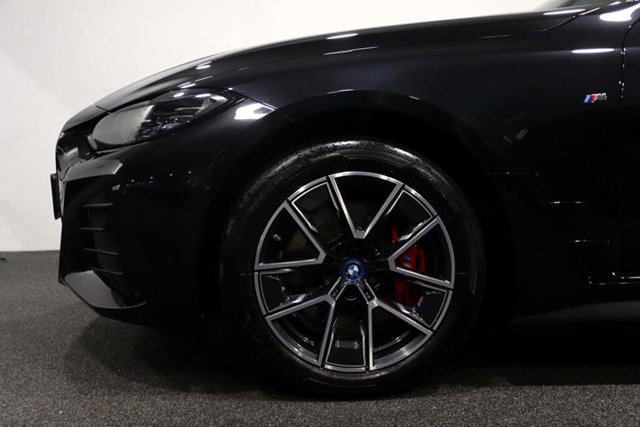 Sort BMW i4 fra 2023