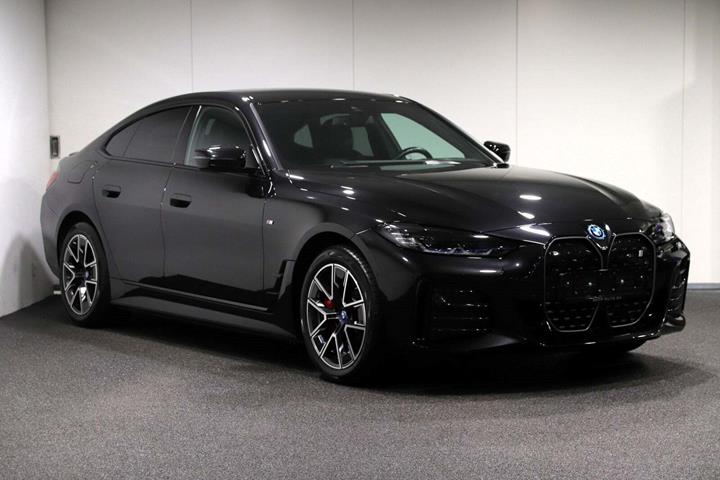 Sort BMW i4 fra 2023