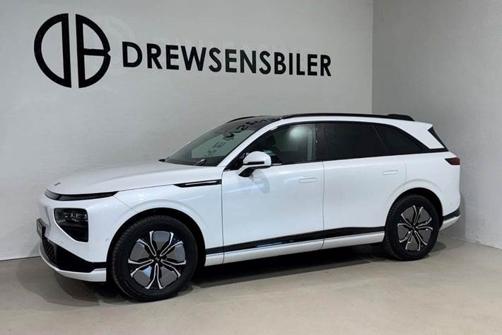 Hvid Xpeng G9 fra 2024