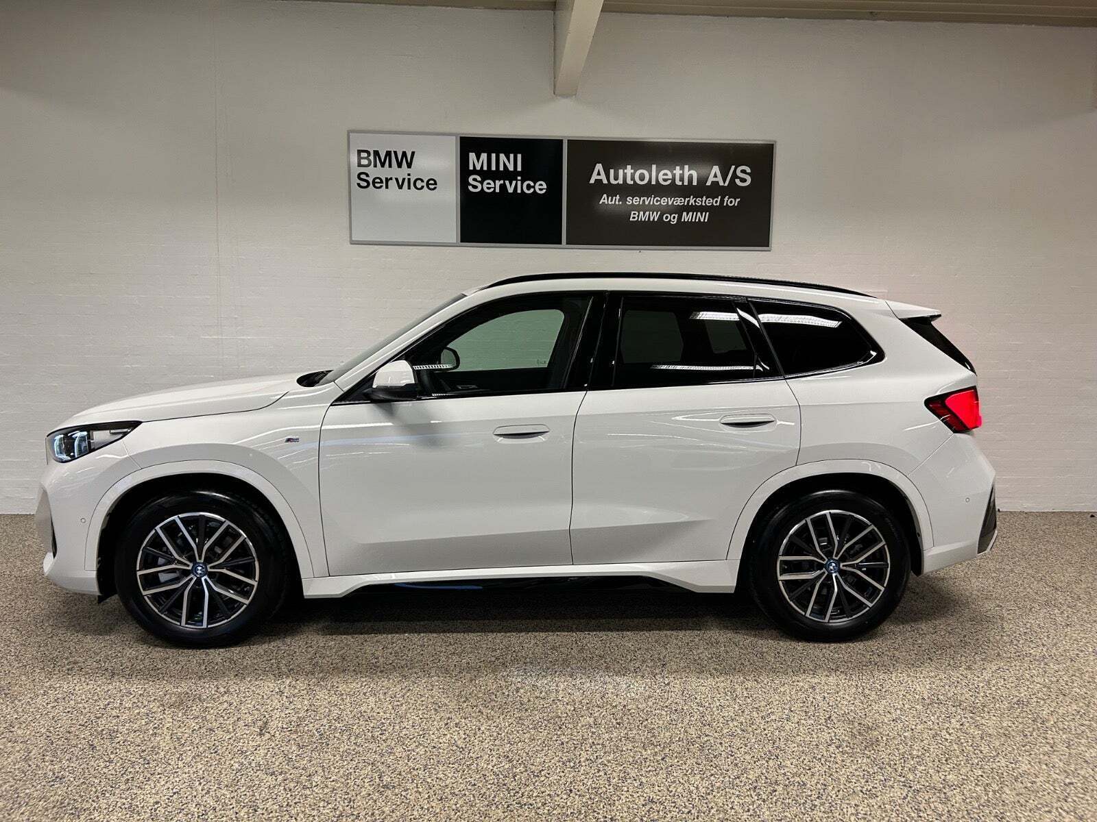 BMW iX1 xDrive30 Fully Charged