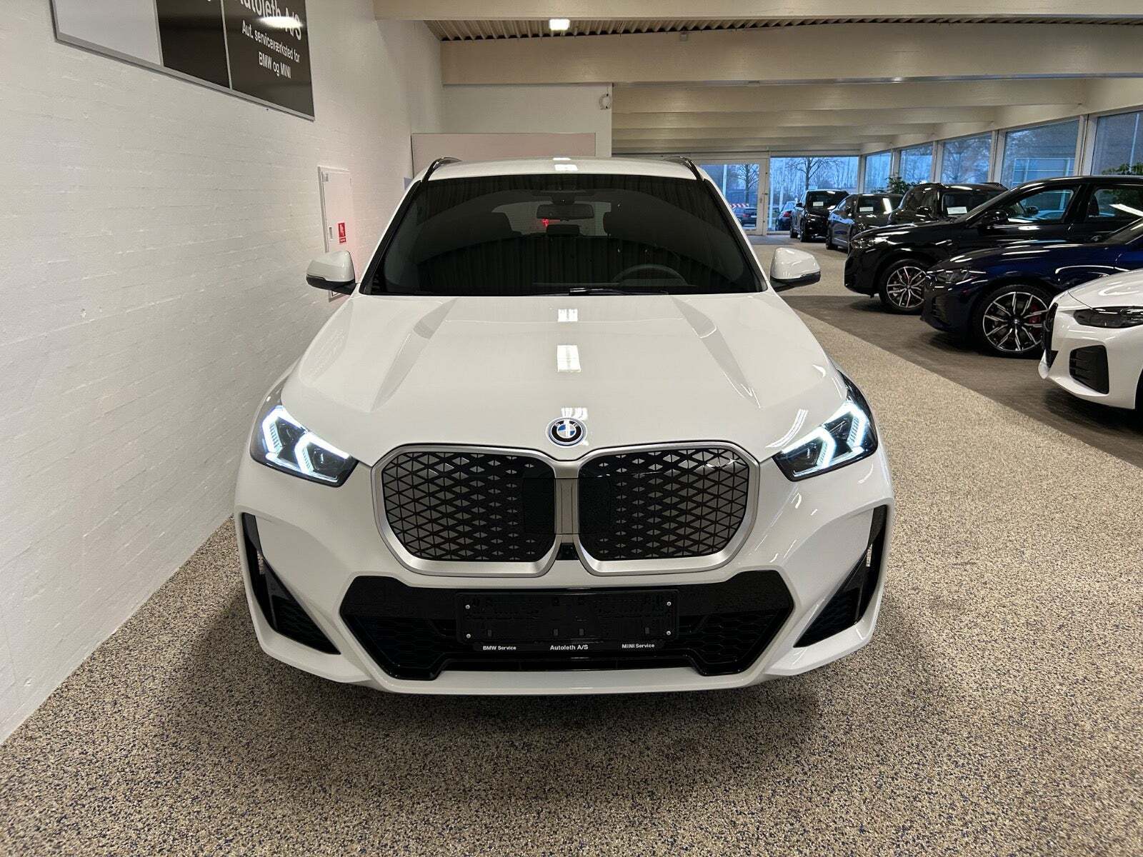 BMW iX1 xDrive30 Fully Charged