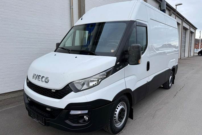 Hvid Iveco Daily fra 2015