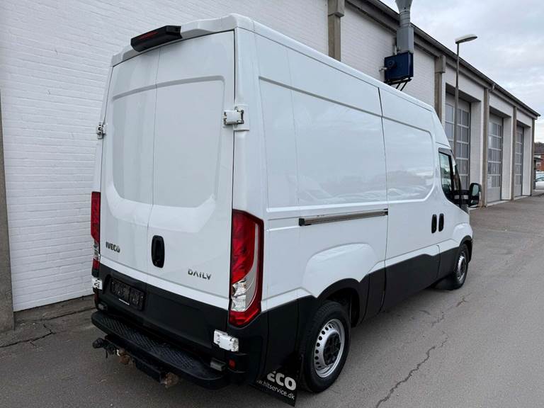 Iveco Daily 2,3 35S15 10,8m³ Van