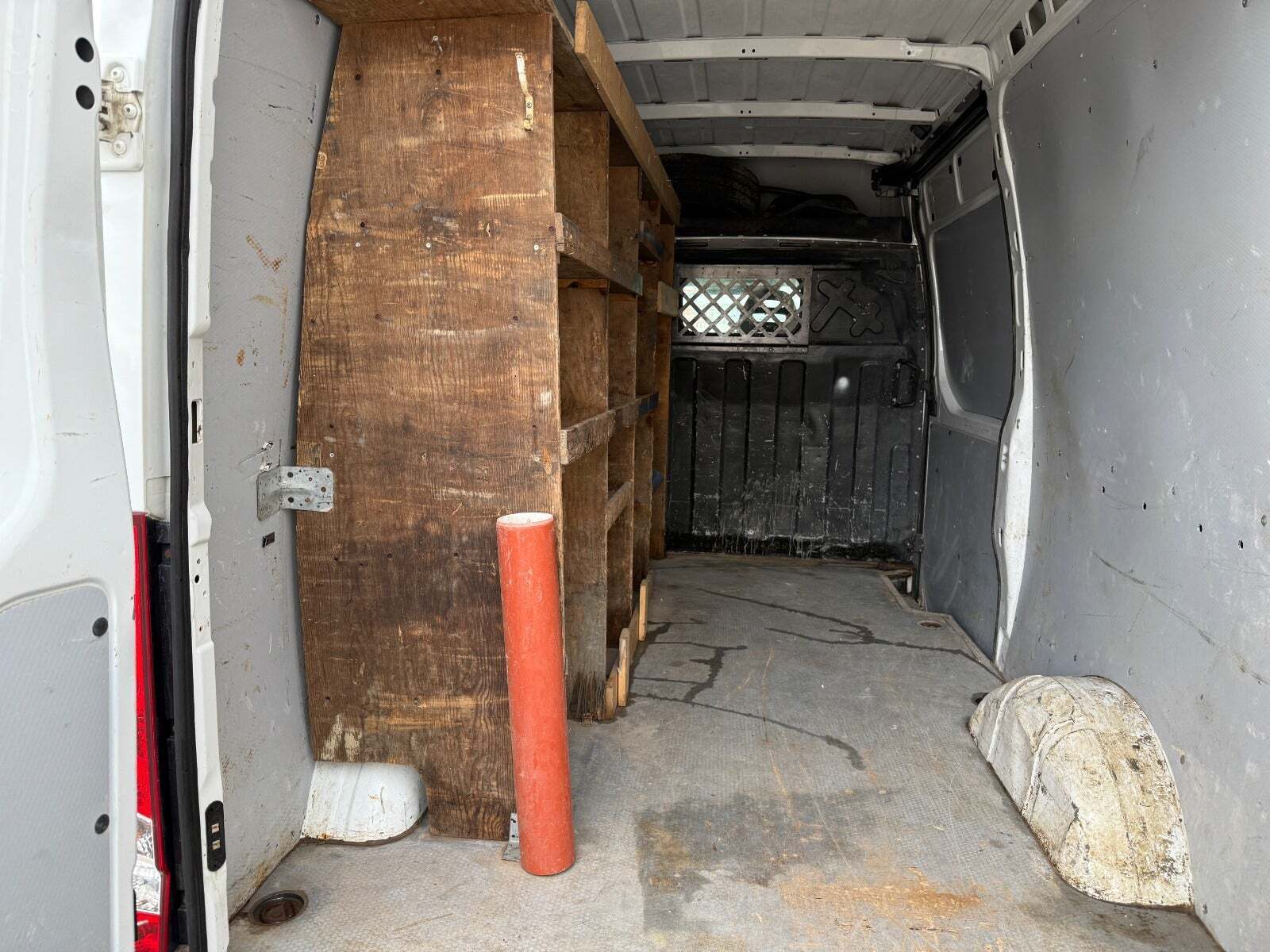 Hvid Iveco Daily fra 2015
