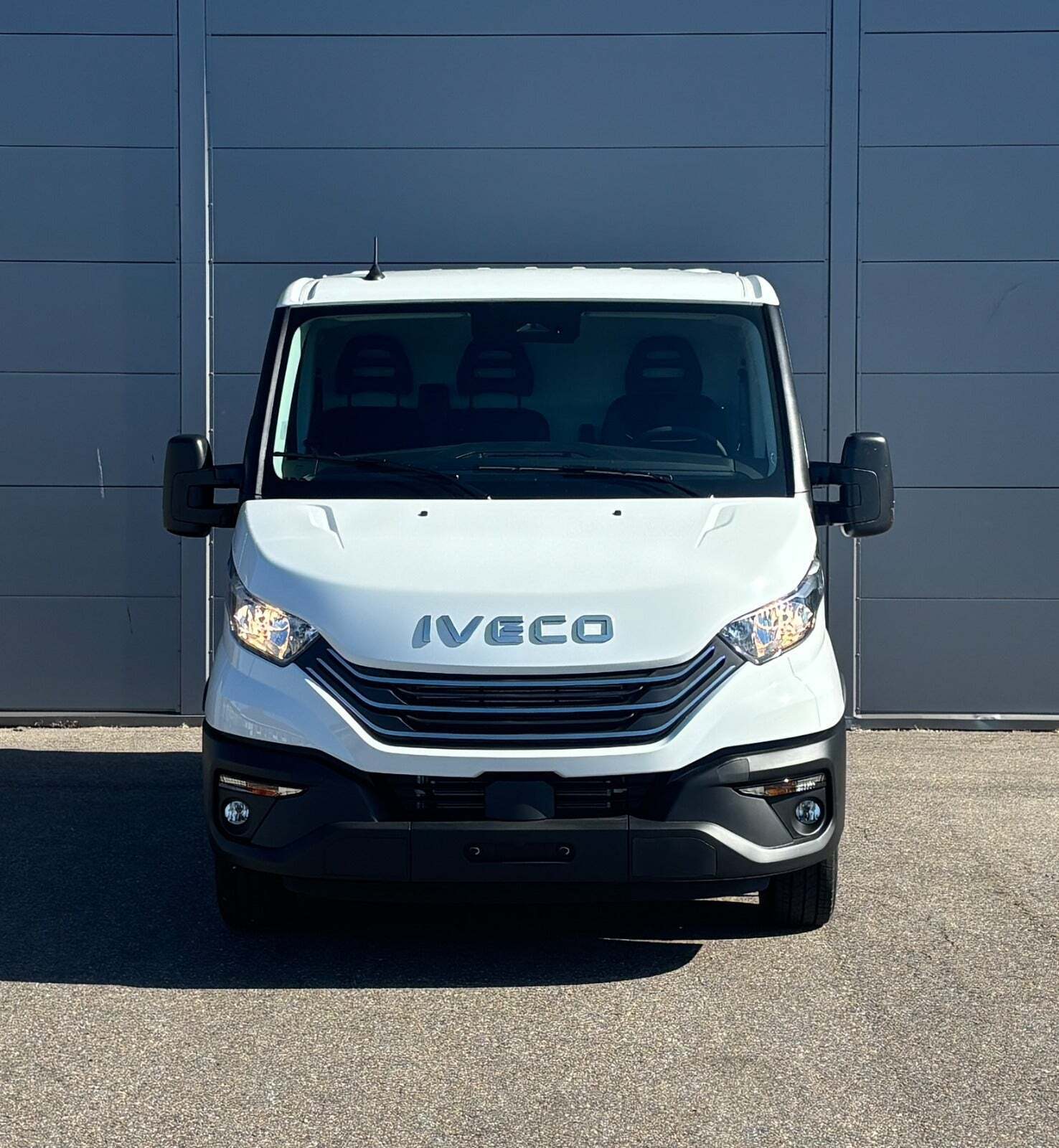Iveco Daily 2,3 35S16 9m³ Van AG8