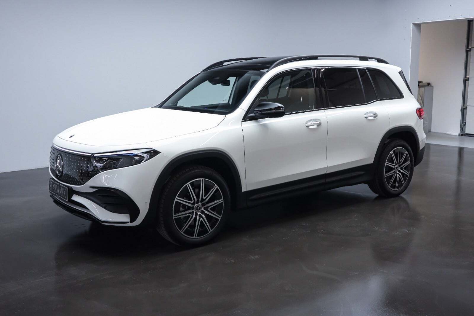 Hvid Mercedes EQB250+ fra 2025