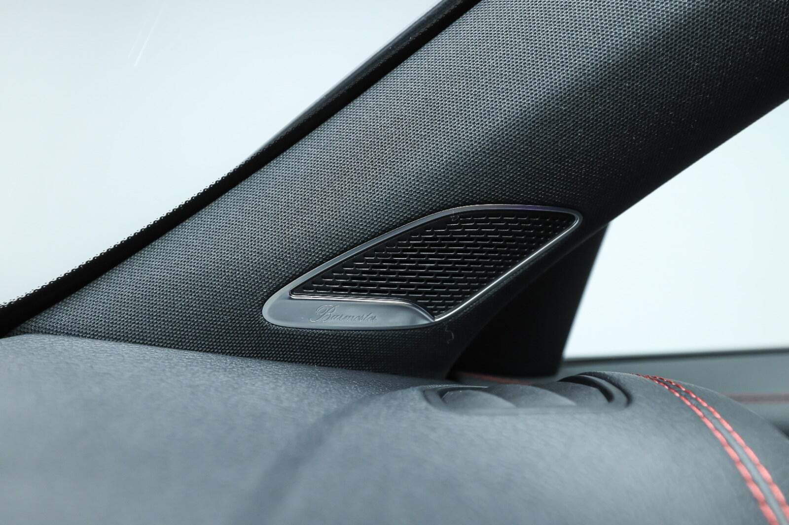 Grå Mercedes EQB250+ fra 2025