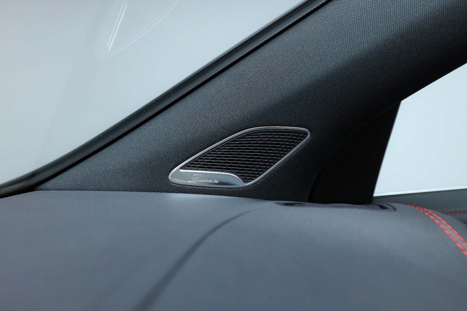 Blå Mercedes EQA350 fra 2024