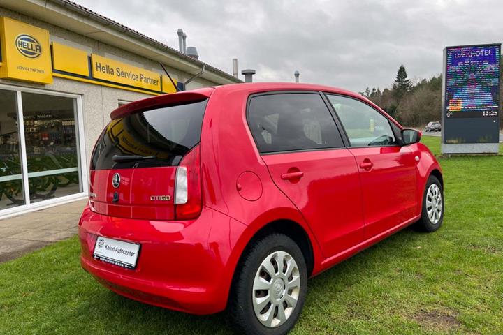 Rød Skoda Citigo fra 2016