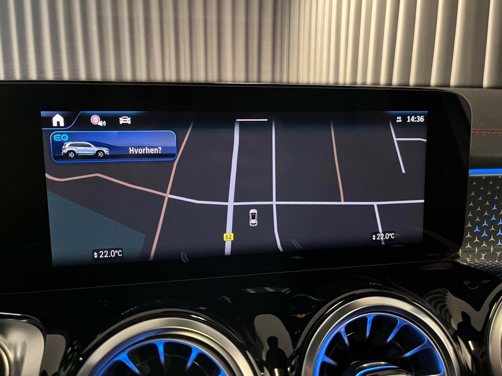 Hvid Mercedes EQB350 fra 2024