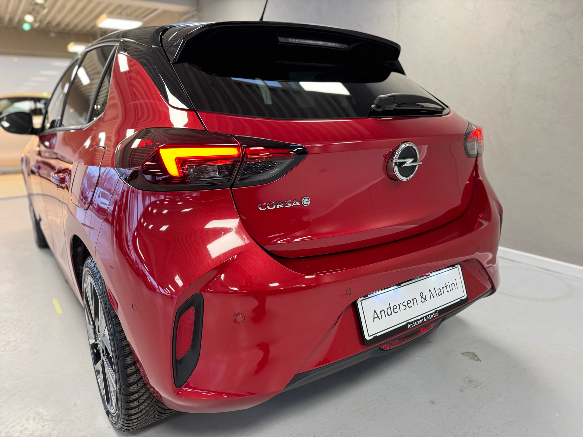 Rød Opel Corsa-e fra 2023