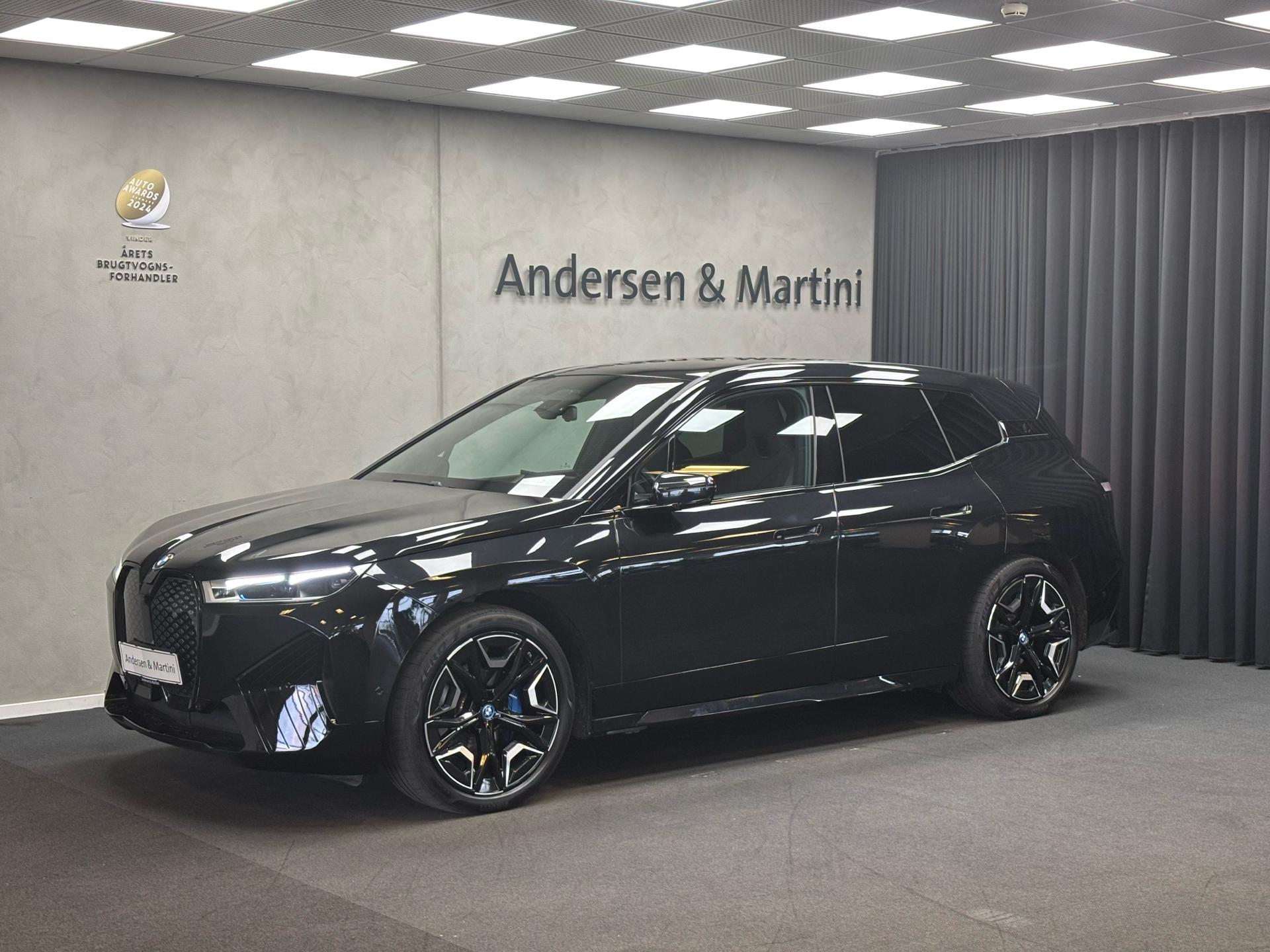 Sort BMW iX fra 2022