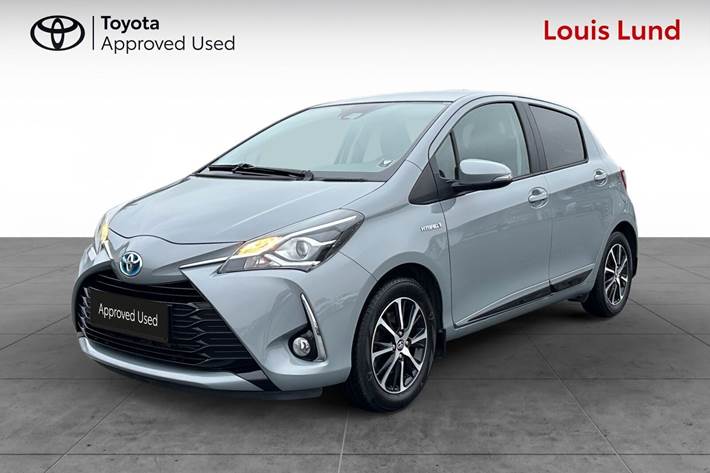 Grå Toyota Yaris fra 2018 set udefra