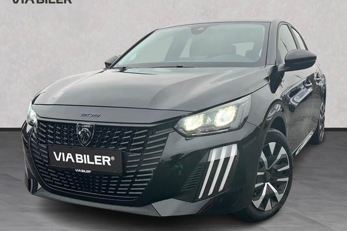 Sort Peugeot e-208 fra 2025 set udefra