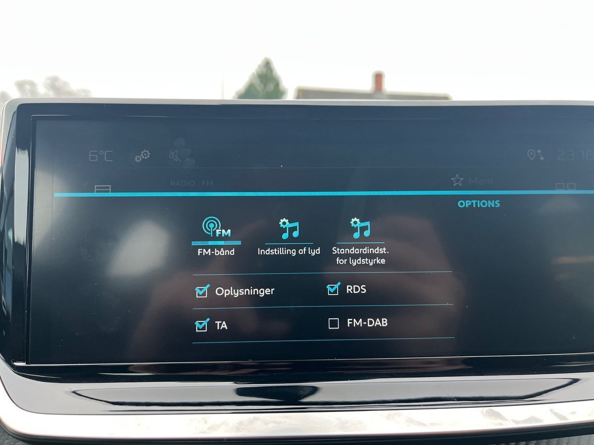 Sort Peugeot e-208 fra 2025