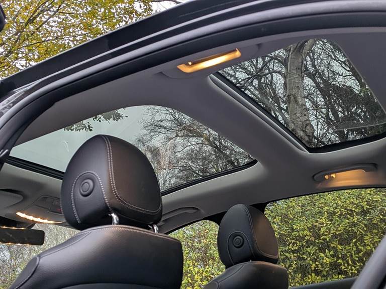 Mercedes E300 e 2,0 lugin-hybrid AMG Line 9G-Tronic 320HK 9g Aut.