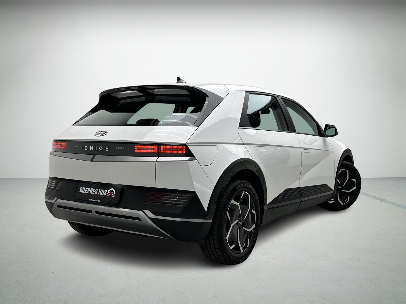 Hyundai Ioniq 5 Electric 77,4 kWh Essential 229HK 5d Aut.