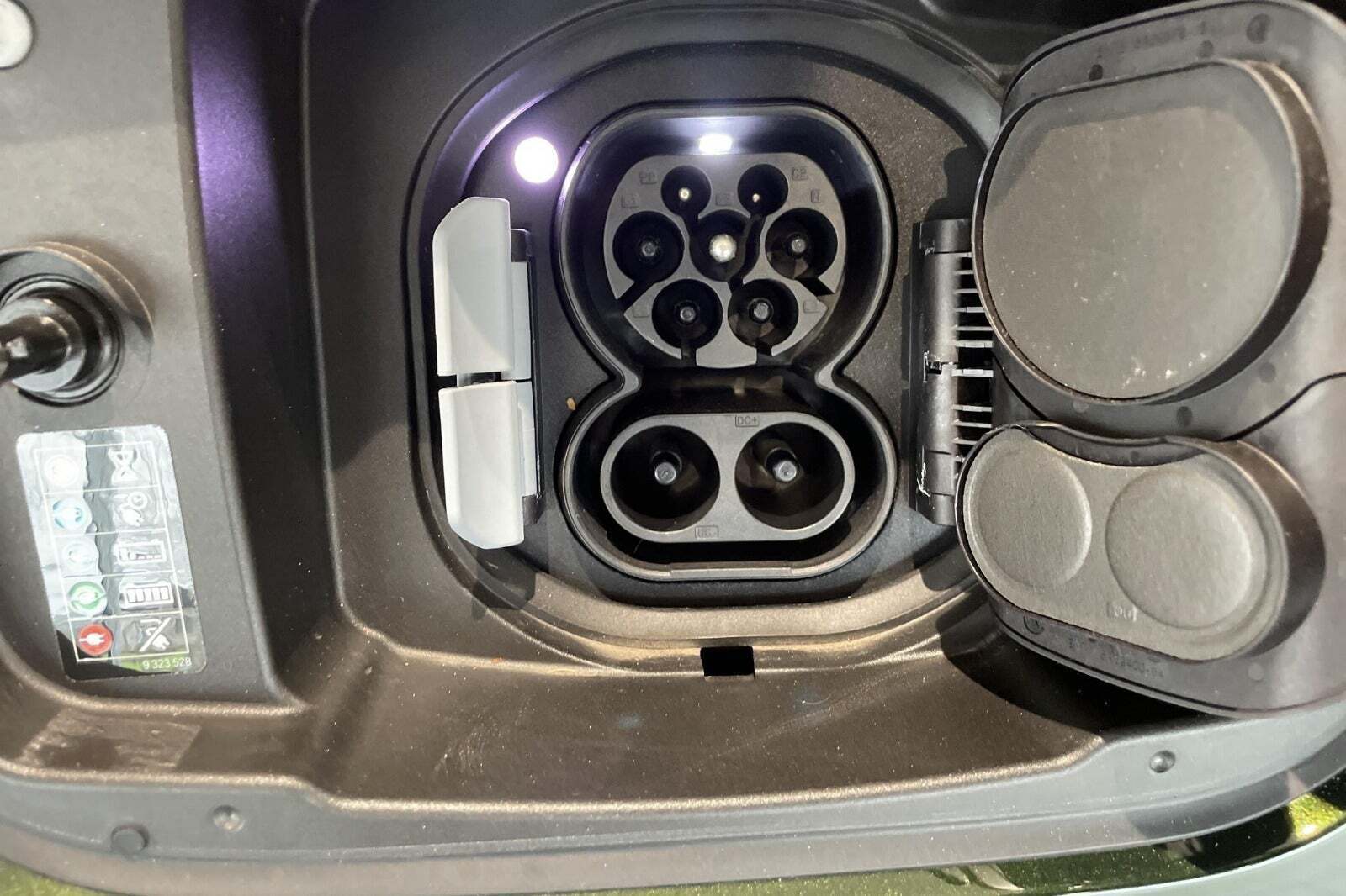 Grøn BMW iX1 fra 2025