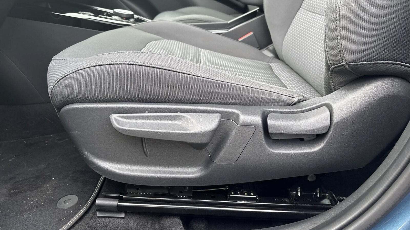 Blå Kia Niro fra 2022