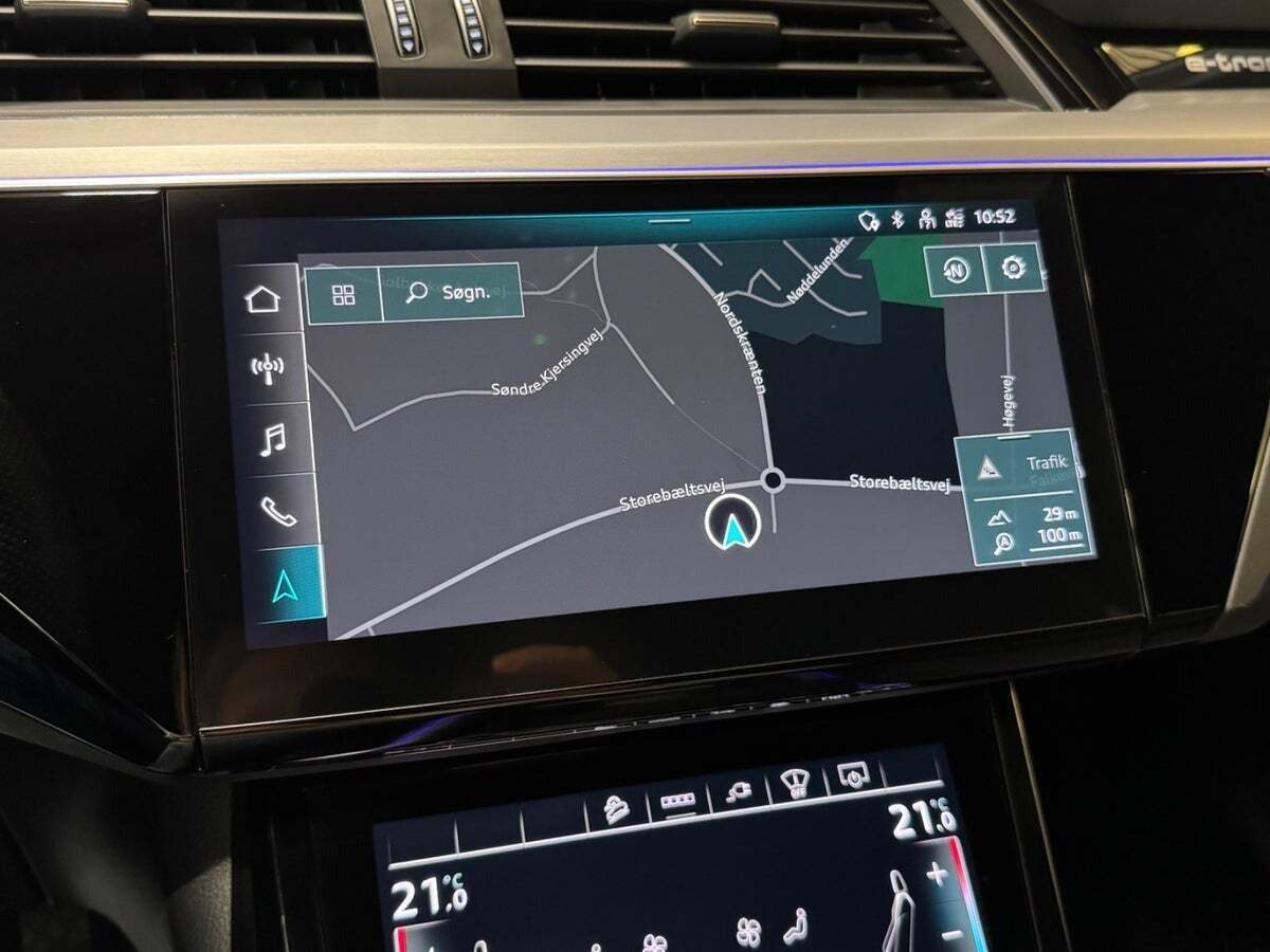 Grå Audi e-tron fra 2022