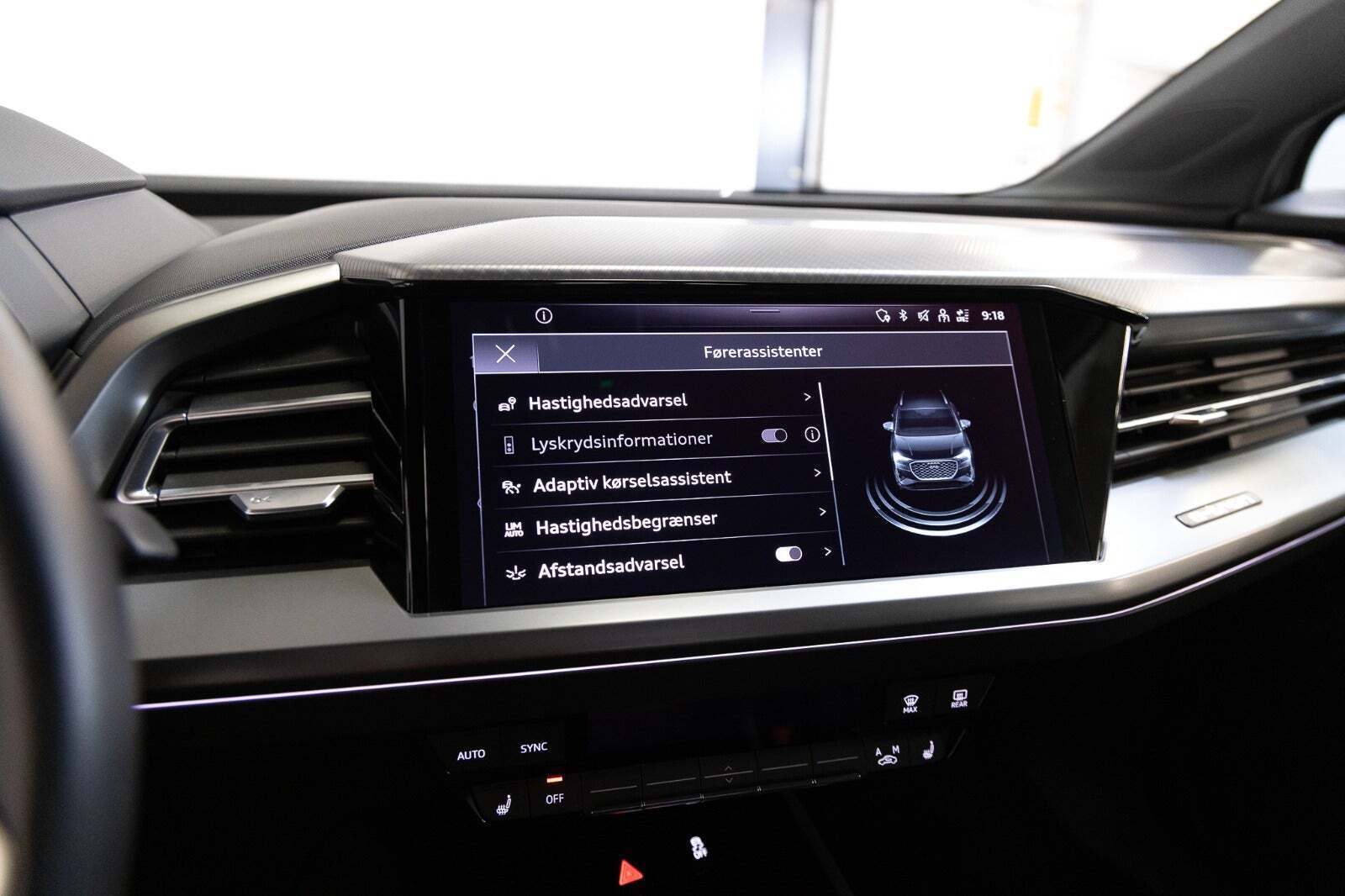 Sølv Audi Q4 e-tron fra 2024