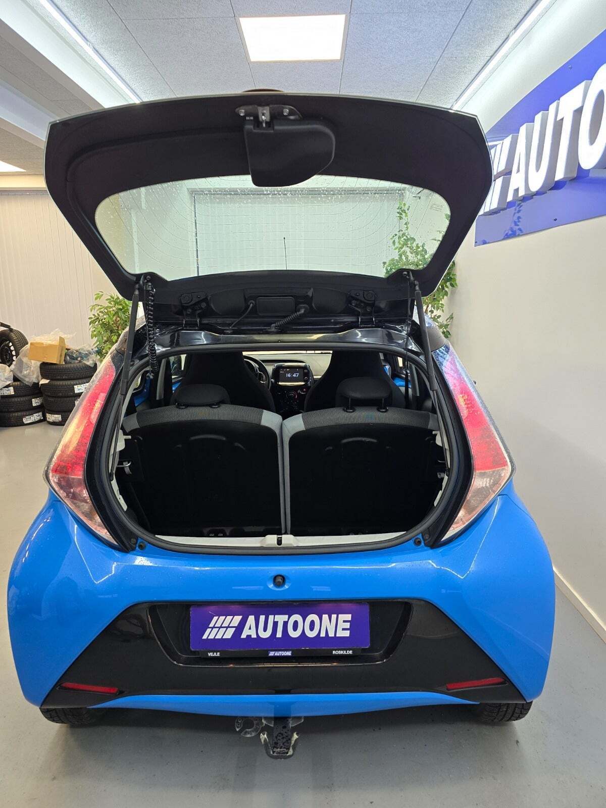 Blå Toyota Aygo fra 2015