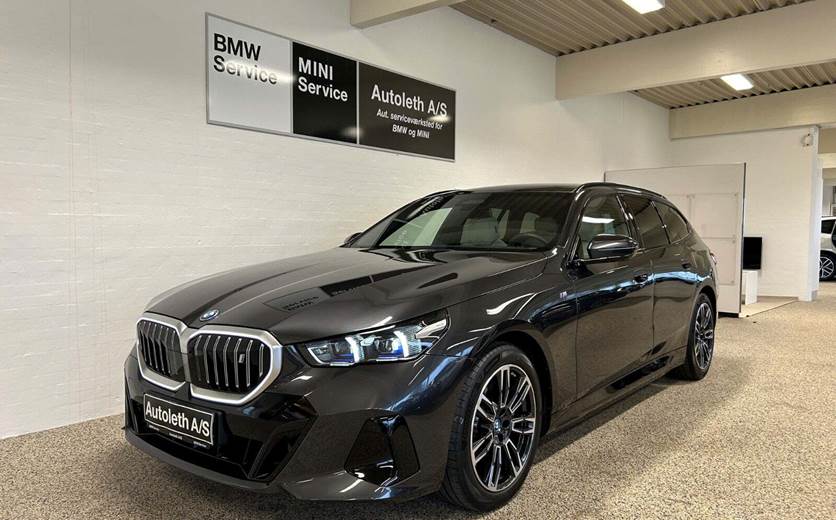 BMW i5 eDrive40 Touring Fully Charged M-Sport