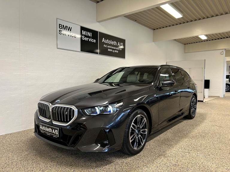 BMW i5 eDrive40 Touring Fully Charged M-Sport