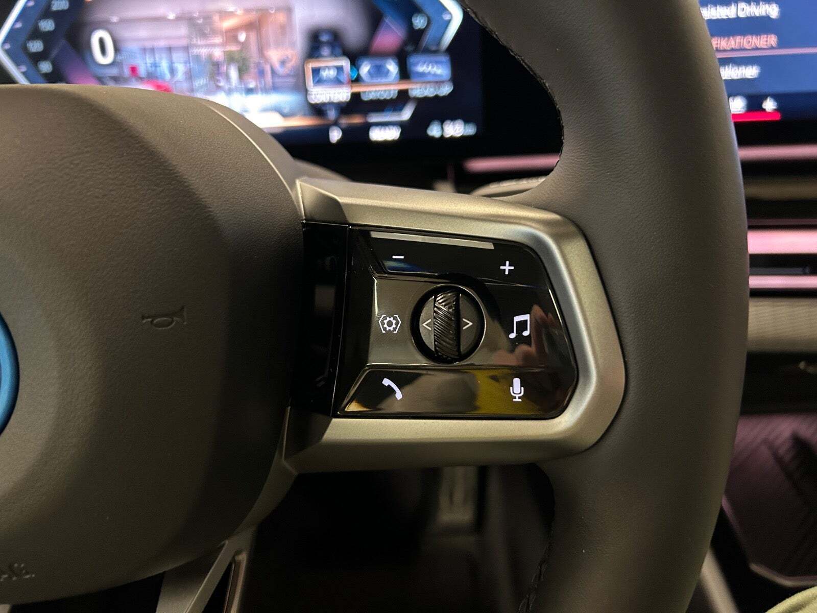 Grå BMW i5 fra 2024