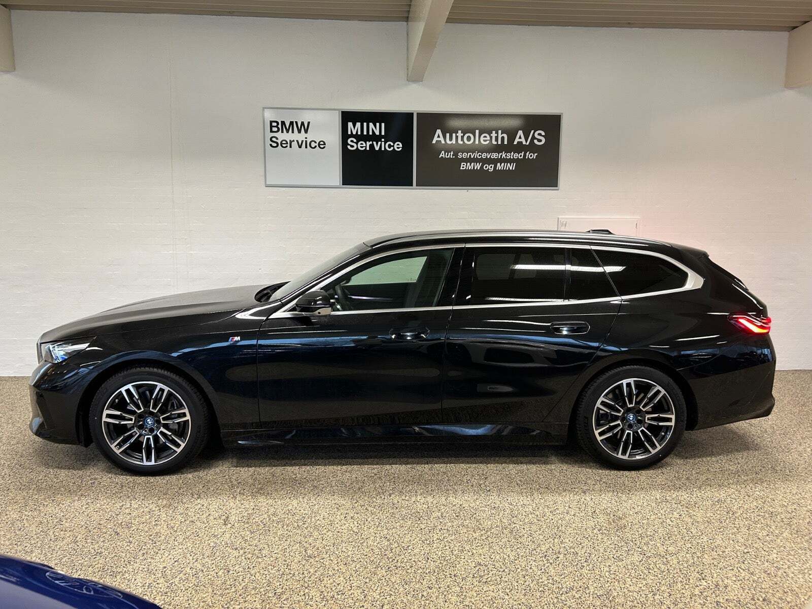 BMW i5 eDrive40 Touring Fully Charged M-Sport