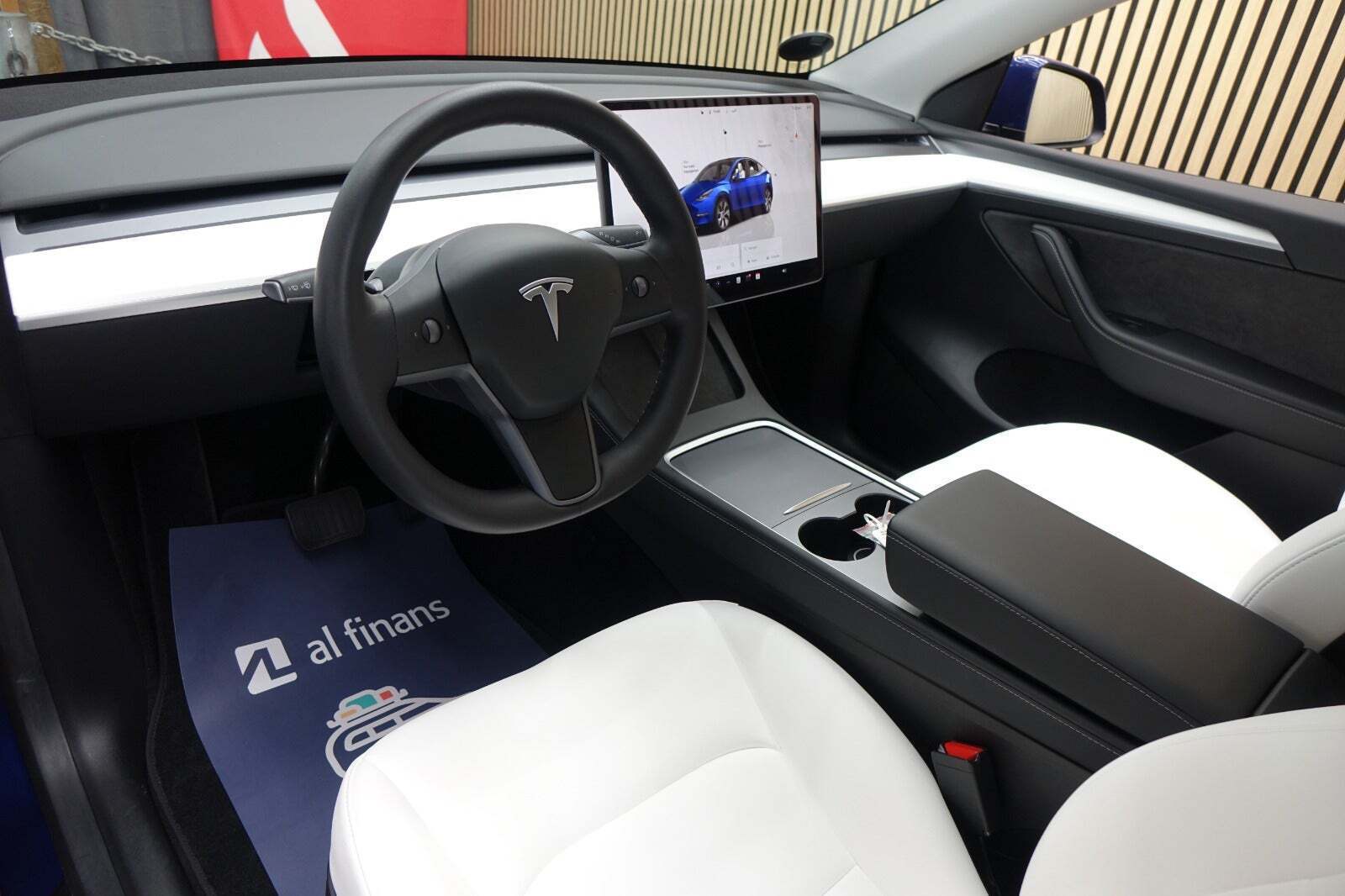 Tesla Model Y Long Range AWD