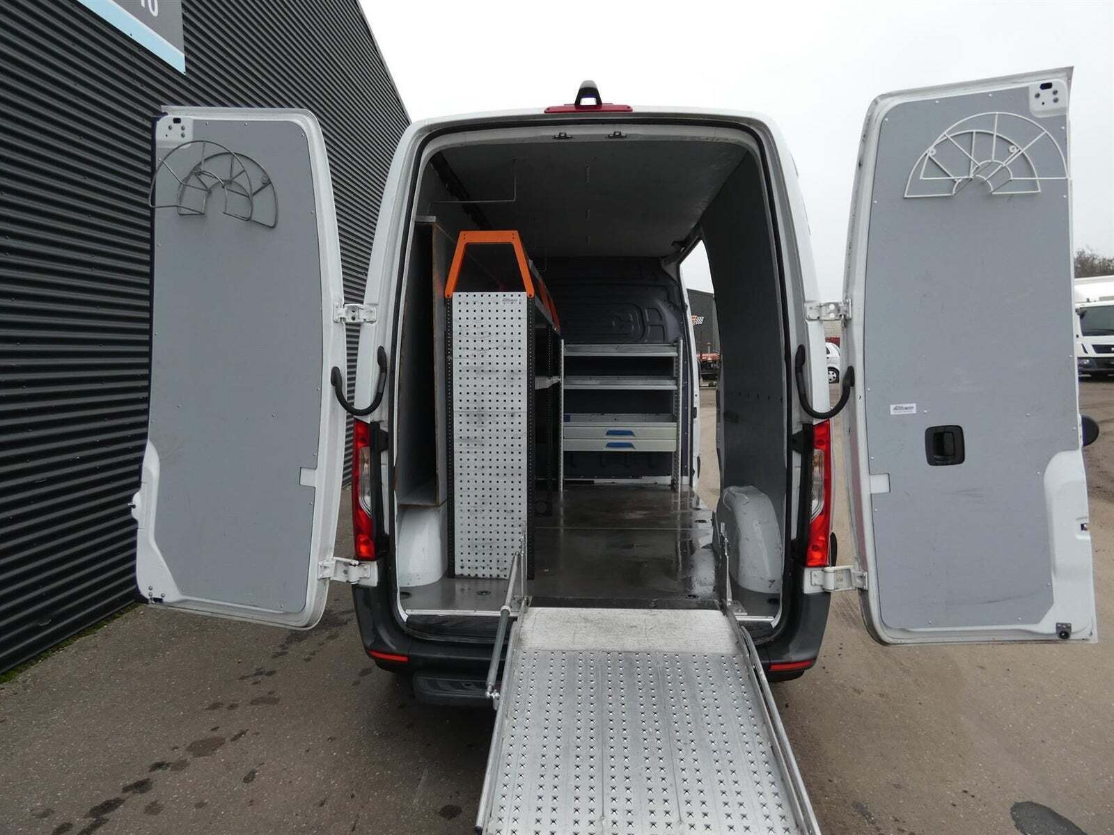 Mercedes Sprinter 214 2,2 CDi A2 Kassevogn aut. FWD