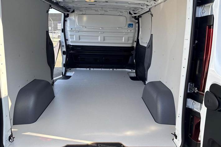 Hvid Renault Trafic fra 2025