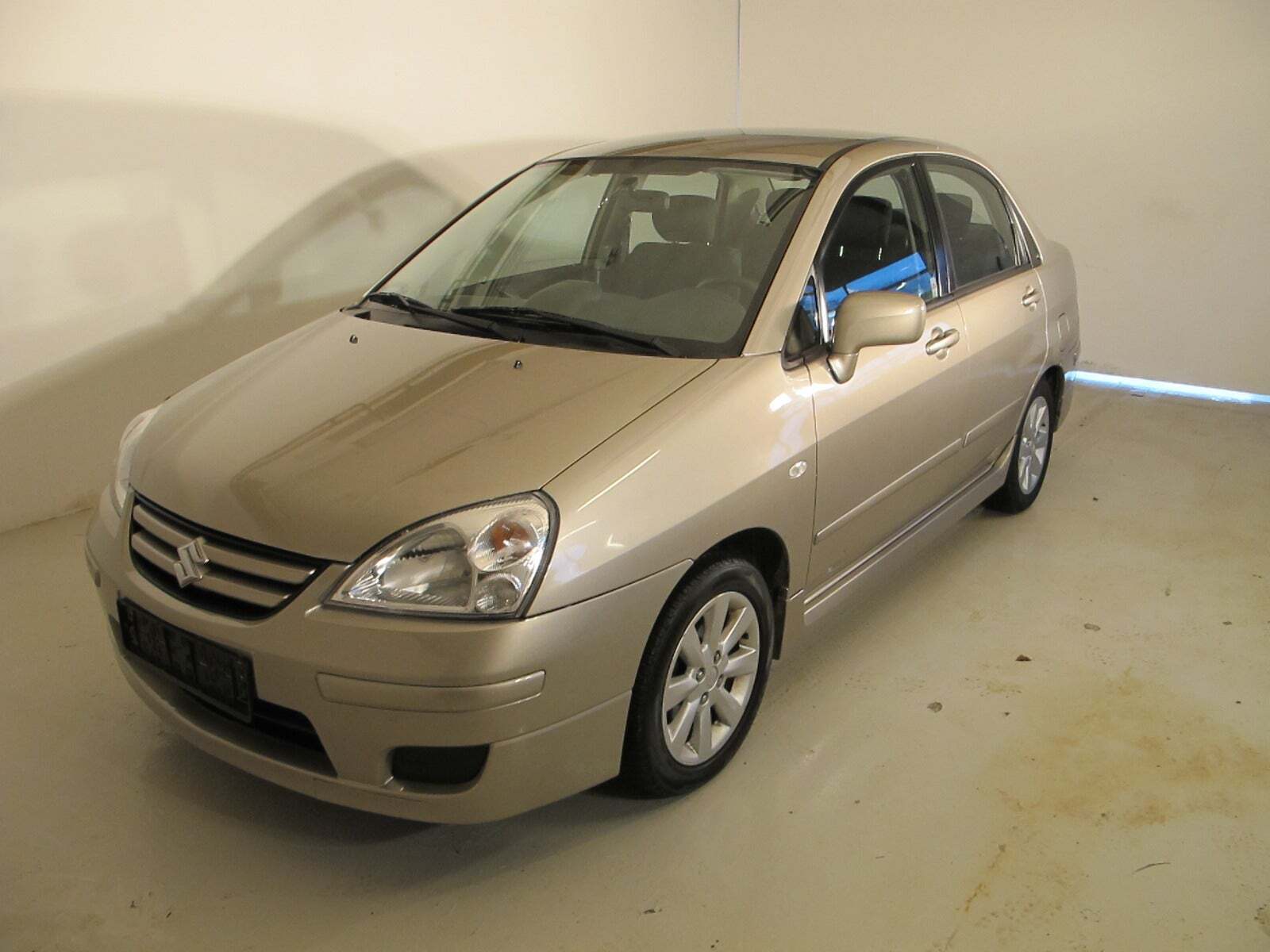 Suzuki Liana 1,6