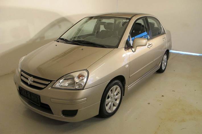 undefined Suzuki Liana fra 2006 set udefra