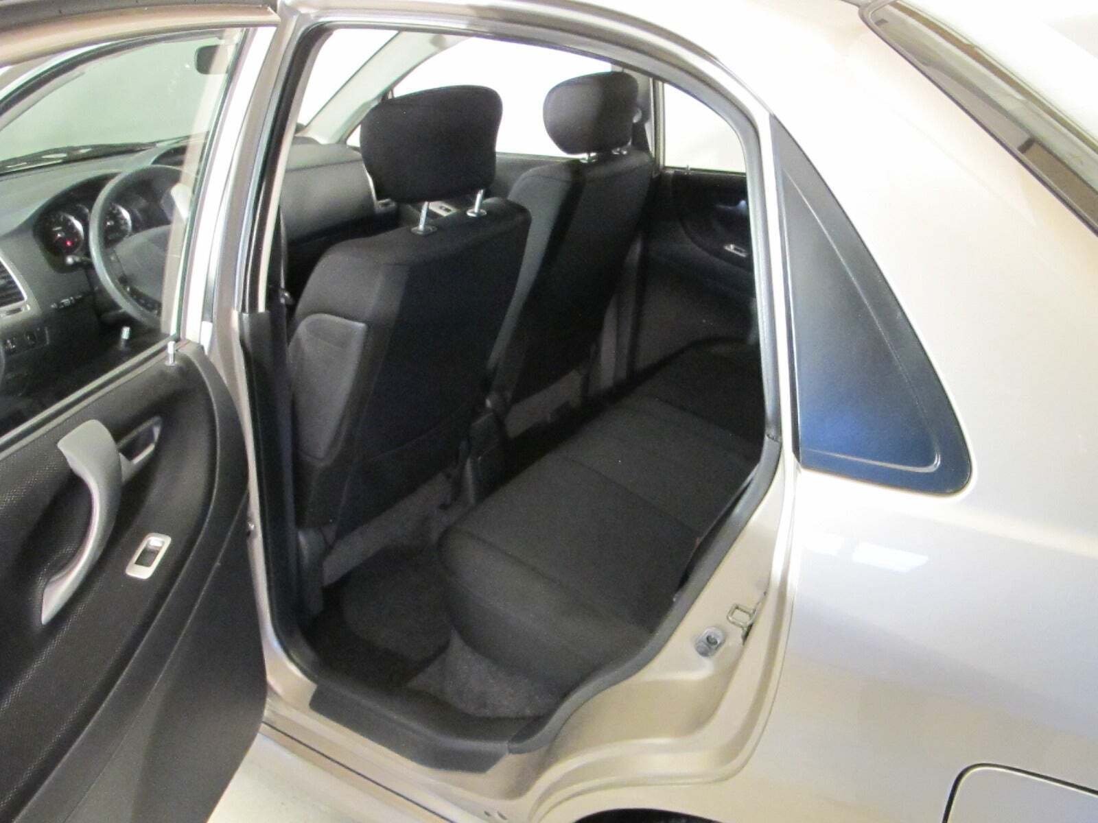 undefined Suzuki Liana fra 2006 set indefra