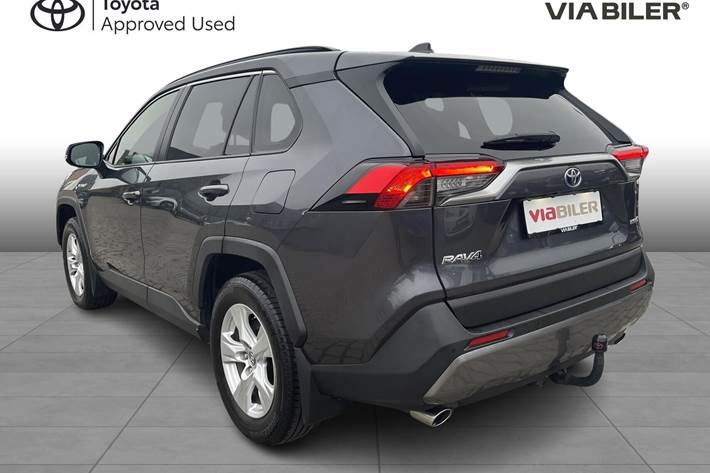 Grå Toyota RAV4 fra 2019