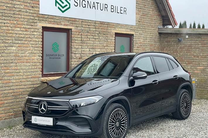 Sort Mercedes EQA250+ fra 2023 set udefra