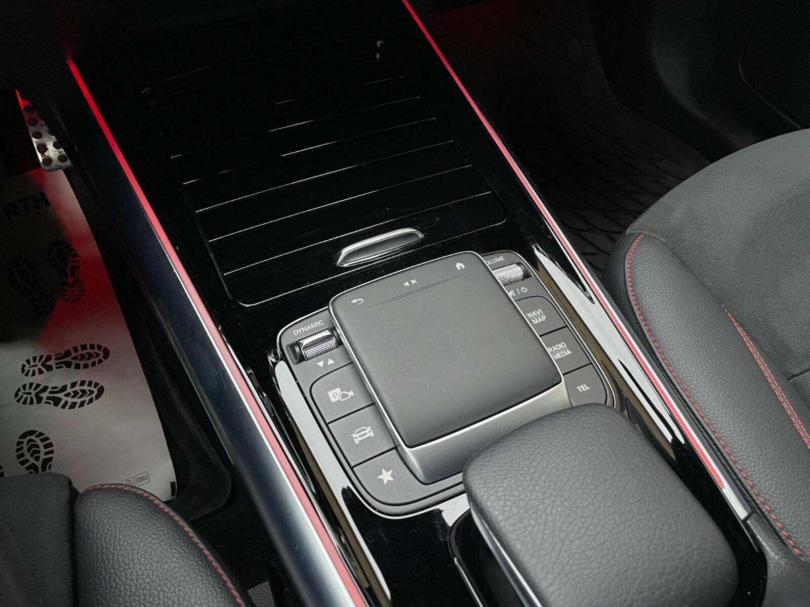 Sort Mercedes EQA250+ fra 2023