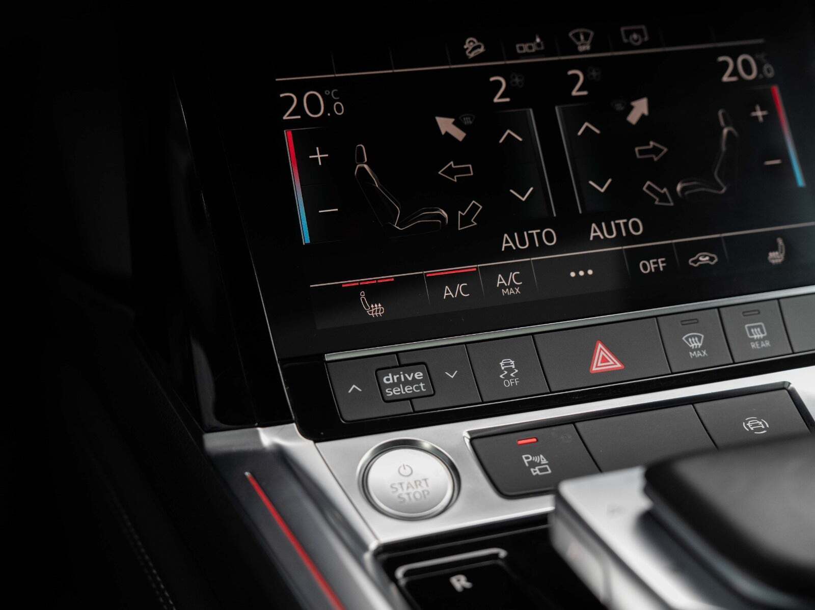 Hvid Audi e-tron fra 2020