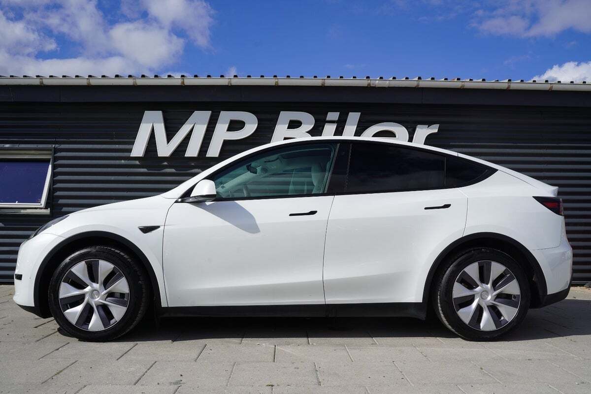 Tesla Model Y Long Range AWD