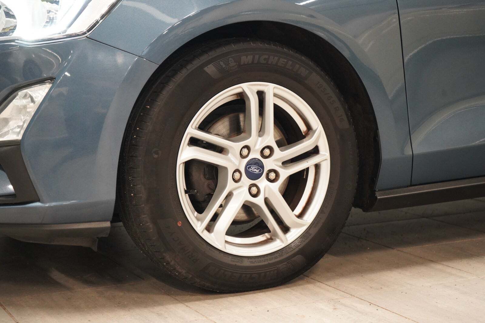 Blå Ford Focus fra 2019