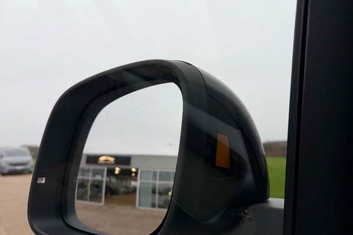 Hvid VW ID.Buzz fra 2023